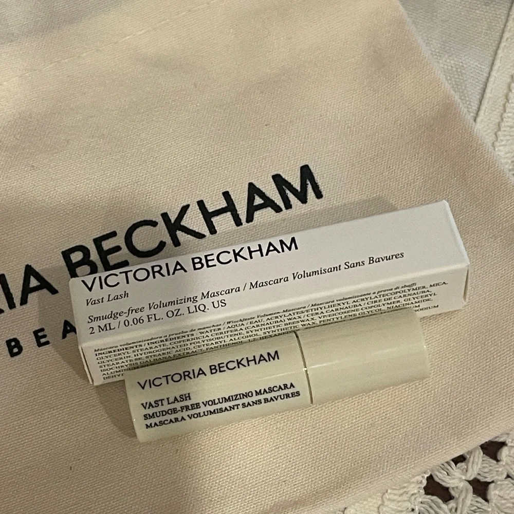 Victoria Beckham Vast Lash Smudge-Free Volumizing Mascara Travel Size NEW